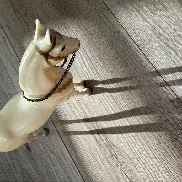 Breyer Cream Horse Figurine with Gold Accents - Picture 2 of 3